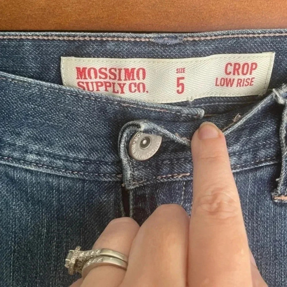 CLEARANCE! Mossimo Crop Low Rise Jeans Blue Denim Size 8 EUC - Picture 4 of 4